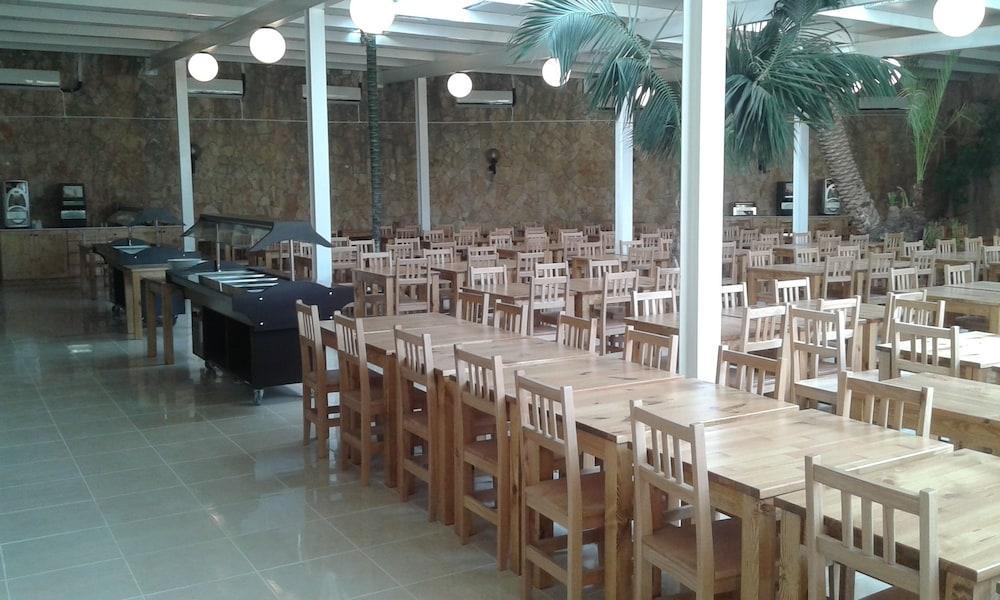 Beach Garden Hotel Сент Джулианс Экстерьер фото